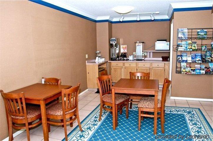 University Manor Inn Buffalo Restaurant photo