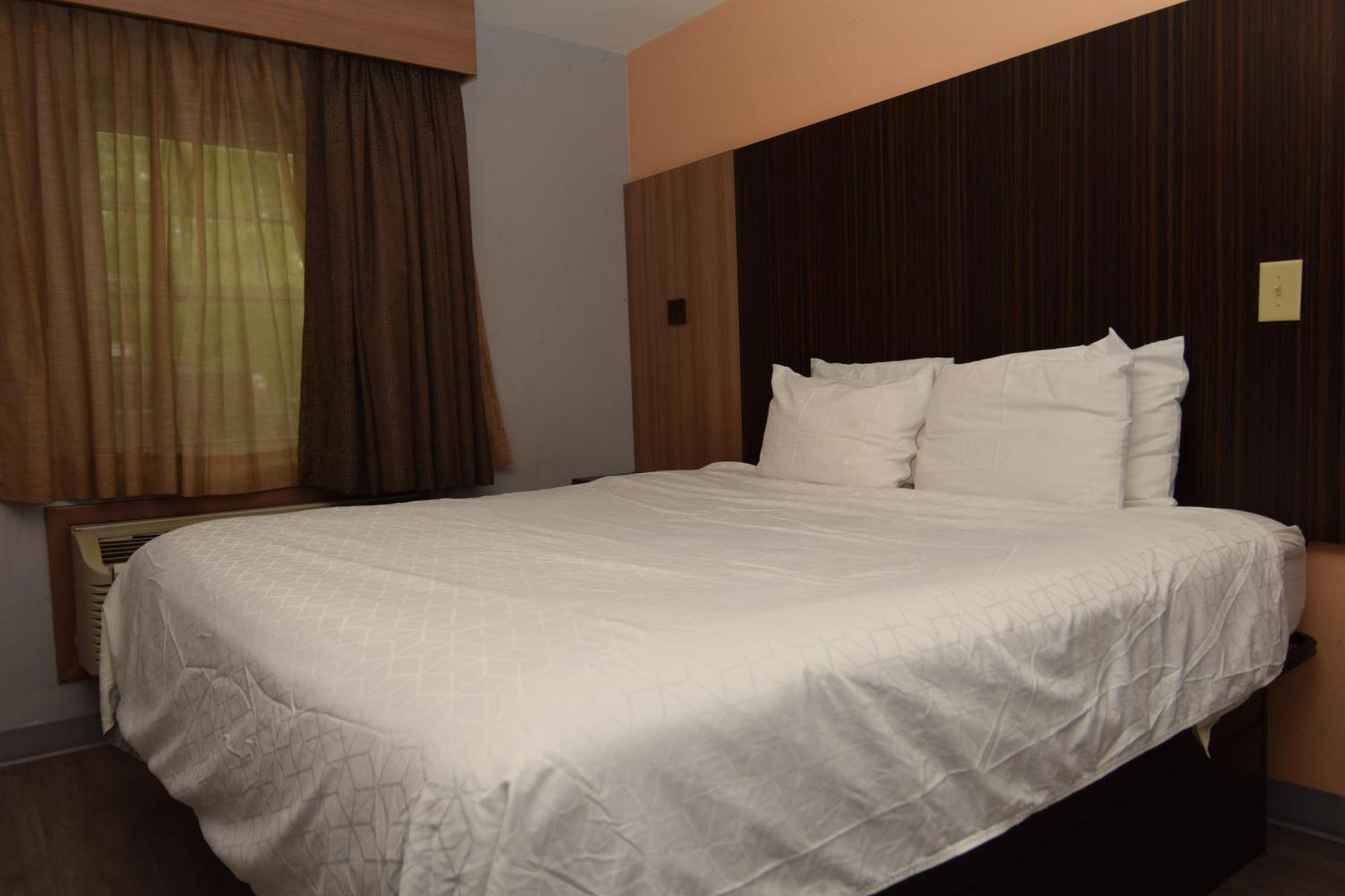University Manor Inn Buffalo Exterior photo
