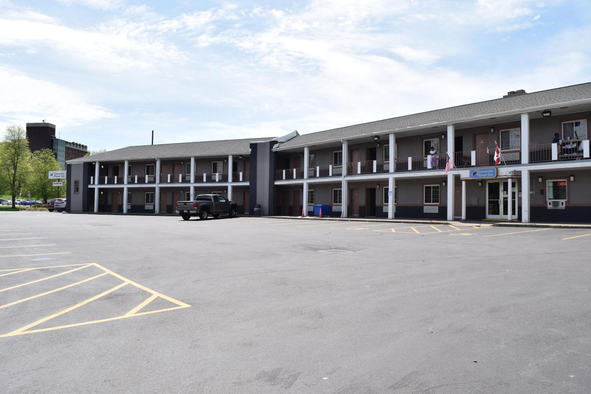 University Manor Inn Buffalo Exterior photo
