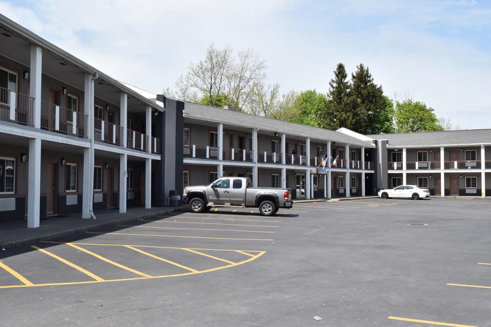 University Manor Inn Buffalo Exterior photo