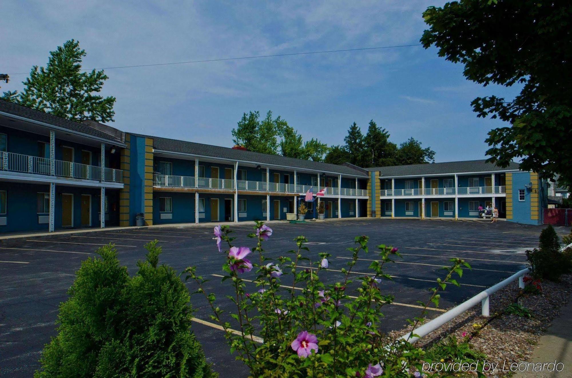 University Manor Inn Buffalo Exterior photo