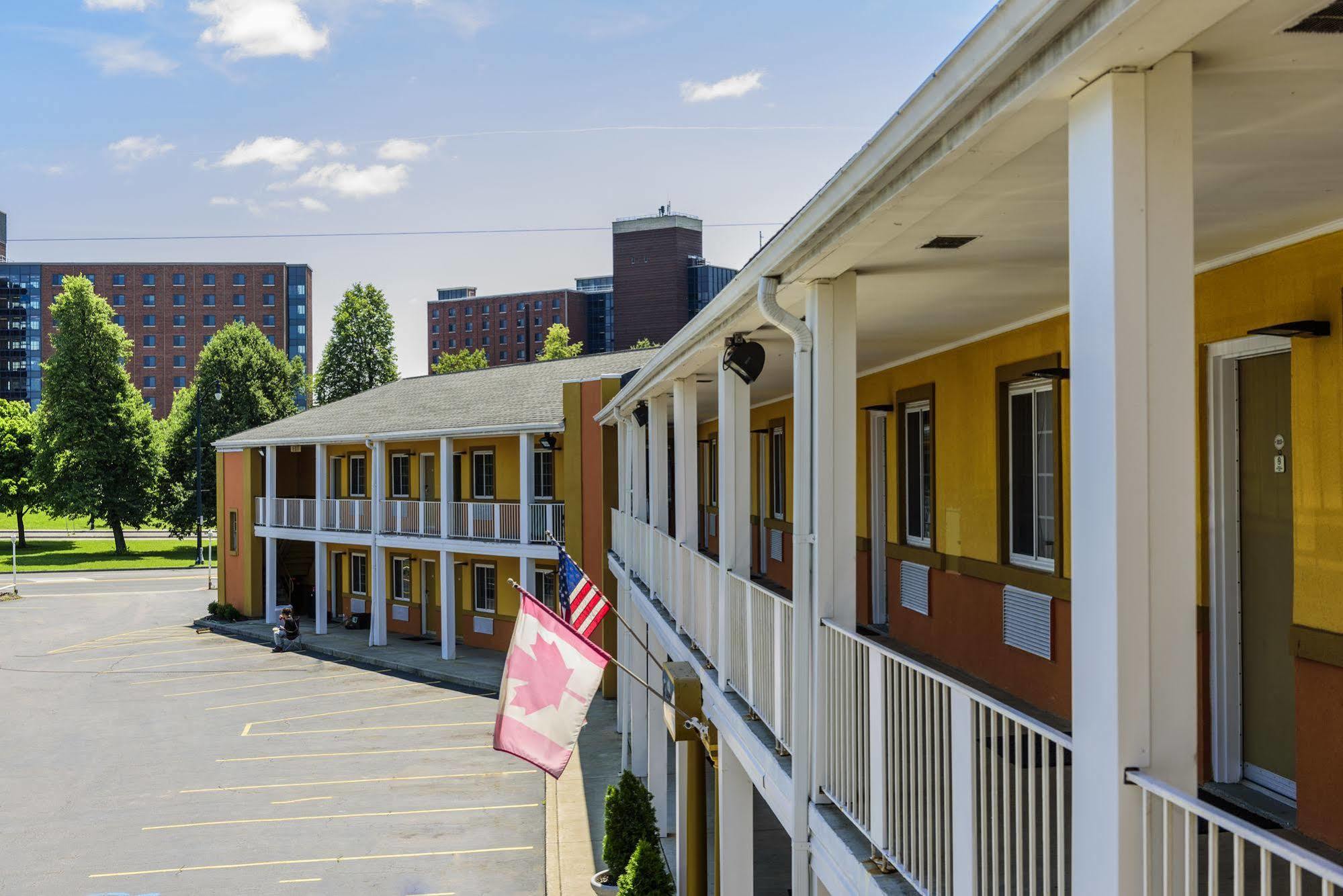 University Manor Inn Buffalo Exterior photo
